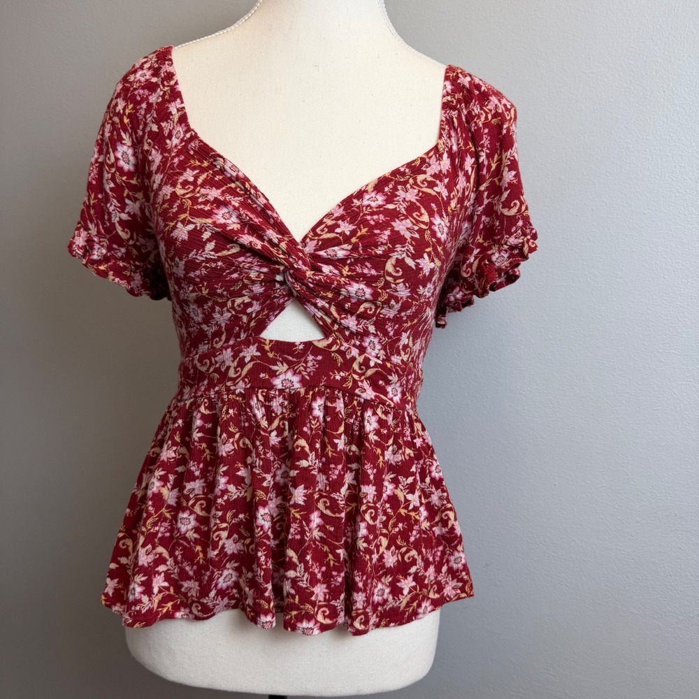 Mi Ami Francesca's XS Neville Floral Peplum Top Red Smocked Back Keyhole